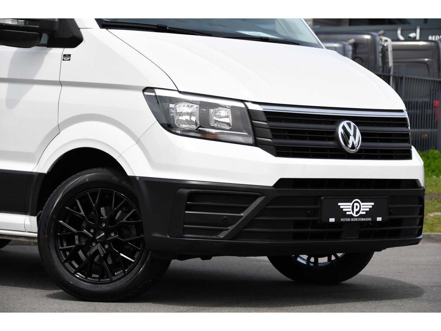 Volkswagen Crafter 35 2.0 TDI L3H3 PB Edition Cruise, Carplay, Sensoren, geveerde stoel, Trekhaak, 140pk, Automaat, Multimedia, Uniek!