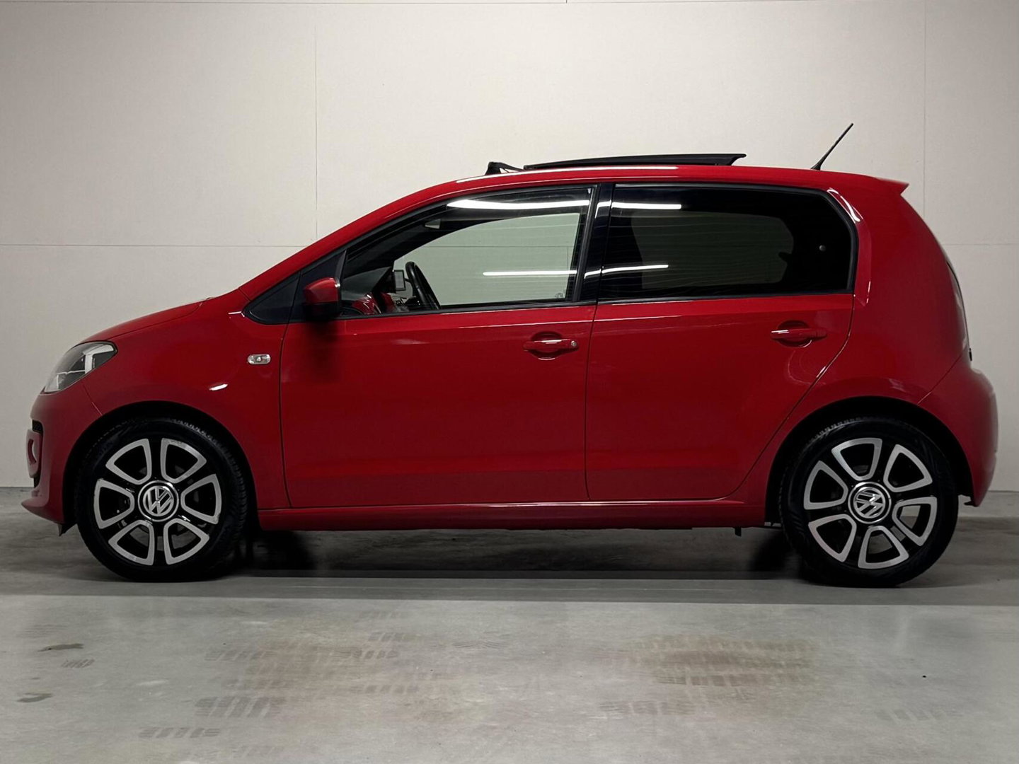Volkswagen up! 1.0 high up! Pano Fender Cruise Navi PDC NAP