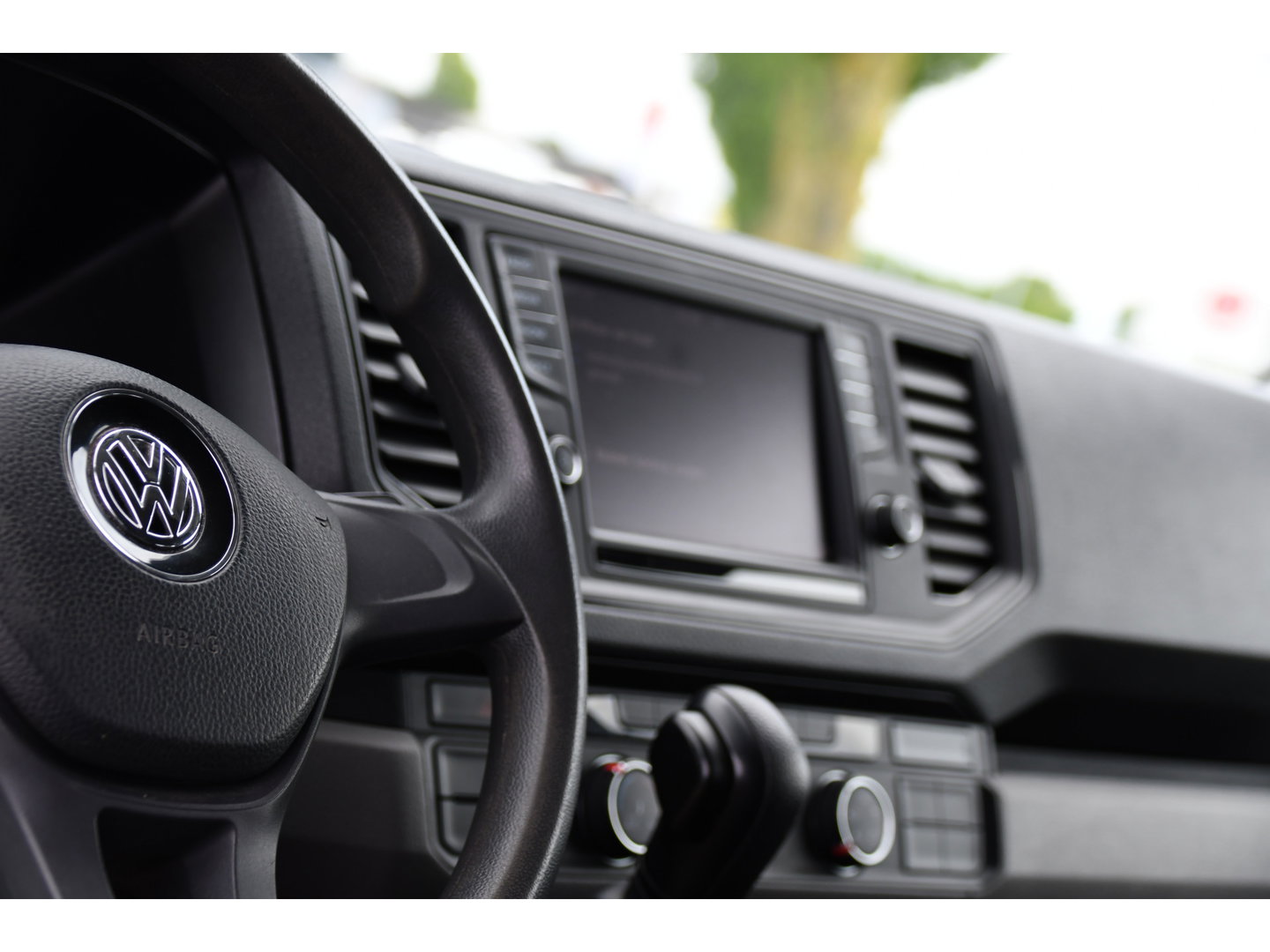 Volkswagen Crafter 35 2.0 TDI L4H3 DC PB Edition Cruise, Carplay, 177pk, Trekhaak, Multimedia, Airco, 5 Zits, Automaat, Uniek!