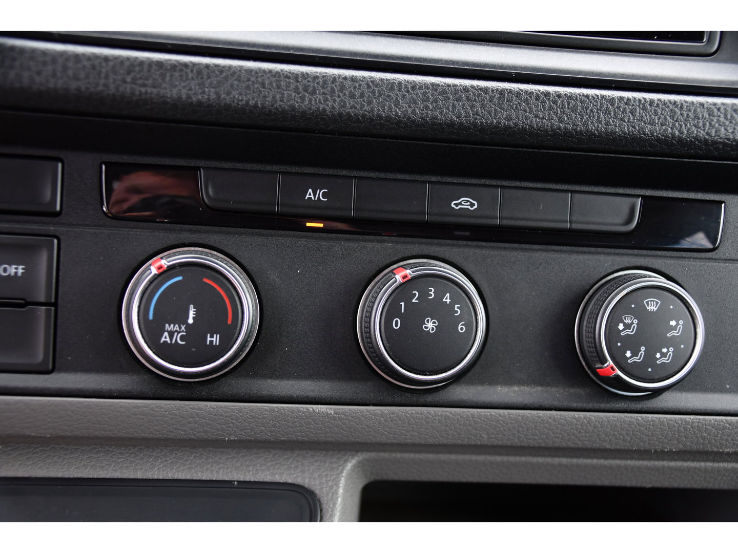 Volkswagen Crafter 35 2.0 TDI L4H3 DC PB Edition Cruise, Carplay, 177pk, Trekhaak, Multimedia, Airco, 5 Zits, Automaat, Uniek!