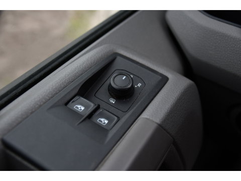 Volkswagen Crafter 35 2.0 TDI L4H3 DC PB Edition Cruise, Carplay, 177pk, Trekhaak, Multimedia, Airco, 5 Zits, Automaat, Uniek!