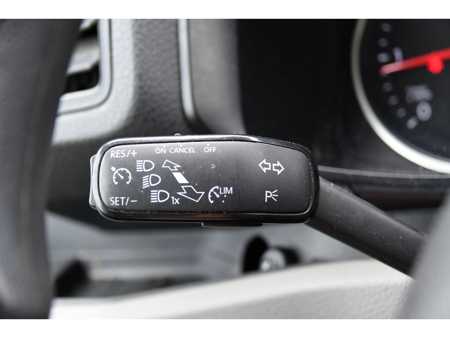 Volkswagen Crafter 35 2.0 TDI L4H3 DC PB Edition Cruise, Carplay, 177pk, Trekhaak, Multimedia, Airco, 5 Zits, Automaat, Uniek!