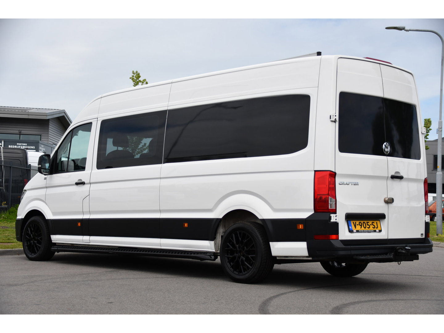 Volkswagen Crafter 35 2.0 TDI L4H3 DC PB Edition Cruise, Carplay, 177pk, Trekhaak, Multimedia, Airco, 5 Zits, Automaat, Uniek!