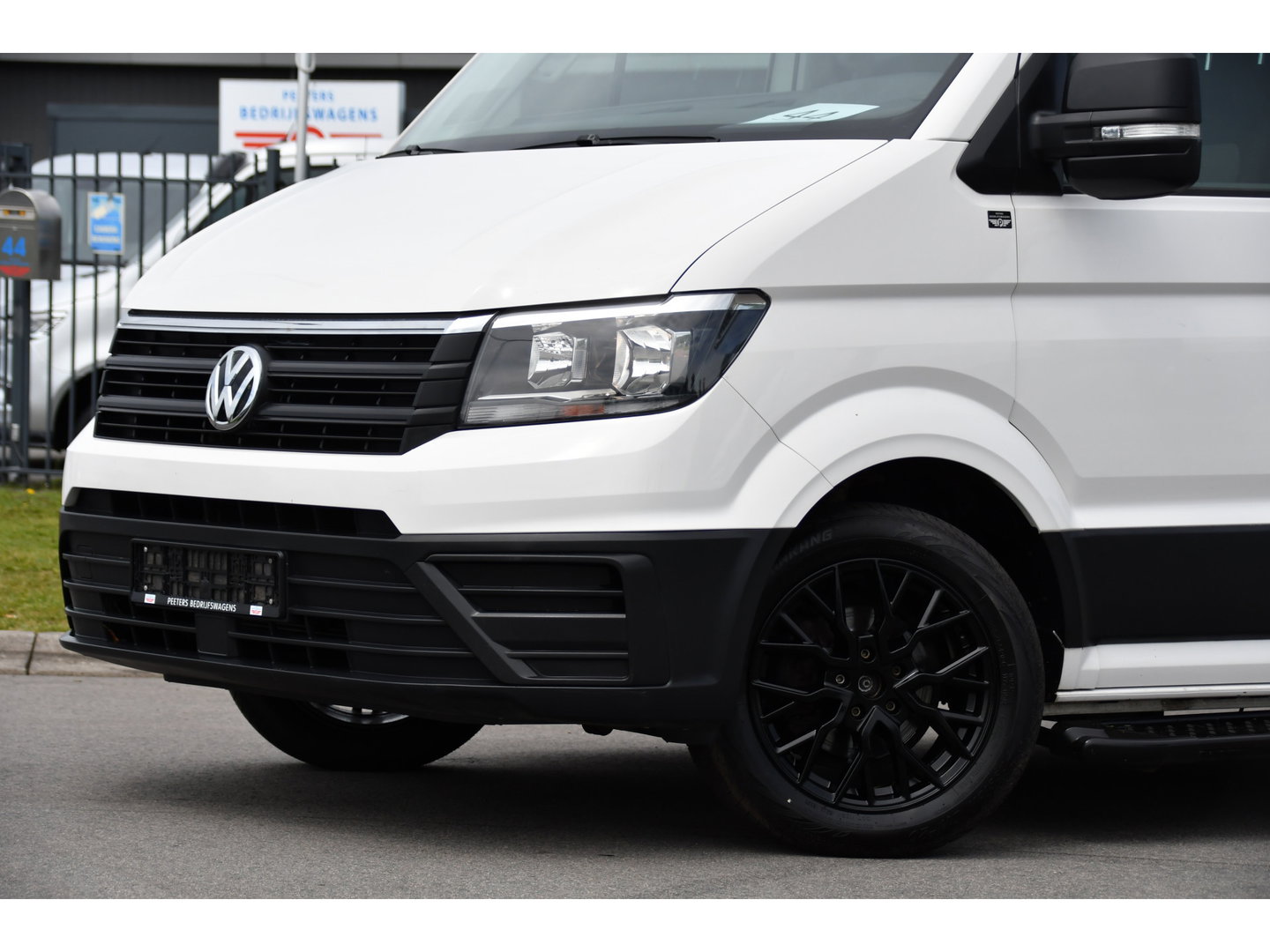 Volkswagen Crafter 35 2.0 TDI L4H3 DC PB Edition Cruise, Carplay, 177pk, Trekhaak, Multimedia, Airco, 5 Zits, Automaat, Uniek!