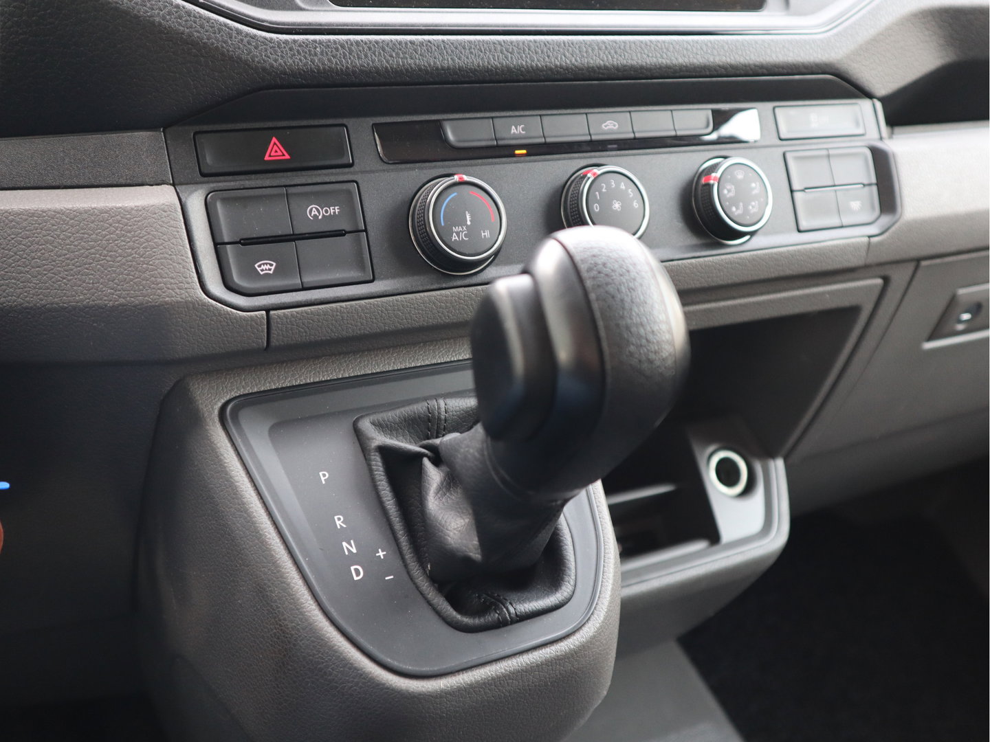 Volkswagen Crafter 50 2.0 TDI 177pk DSG-Automaat - N1 - Bakwagen Laadklep Meubelbak