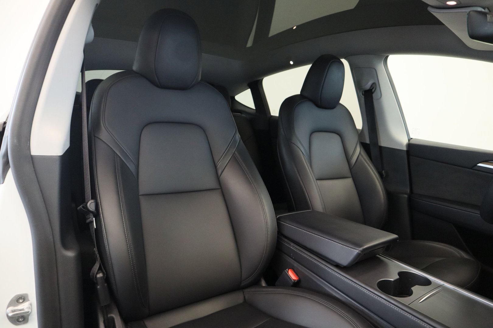Tesla Model Y Performance AWD 75 kWh SOH 95% ACC Panoramadak HW3 24 Maanden garantie* (Vraag naar de voorwaarden)