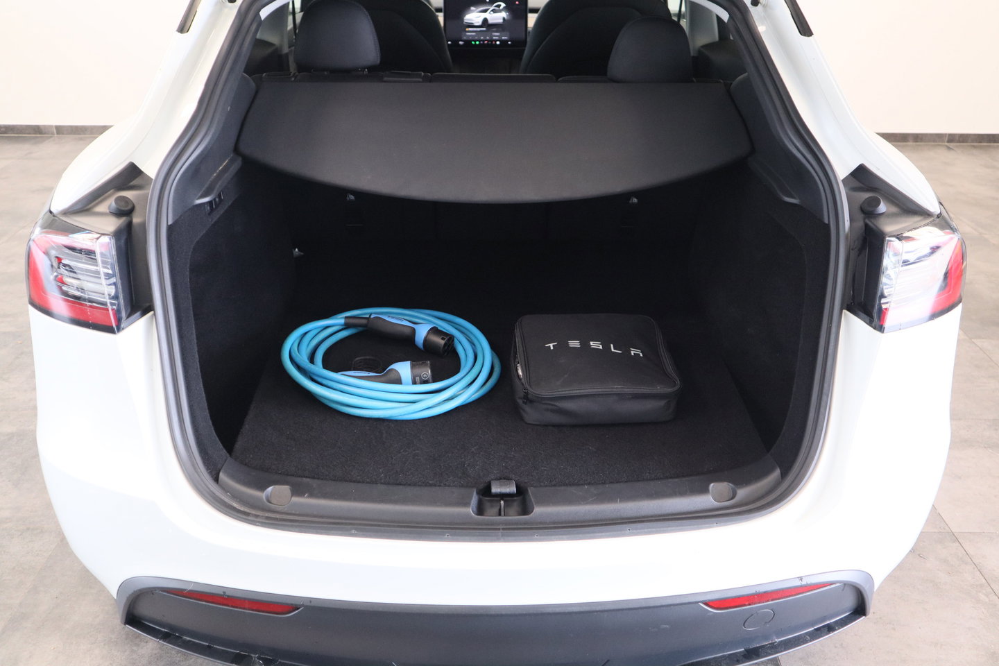 Tesla Model Y Performance AWD 75 kWh SOH 95% ACC Panoramadak HW3 24 Maanden garantie* (Vraag naar de voorwaarden)