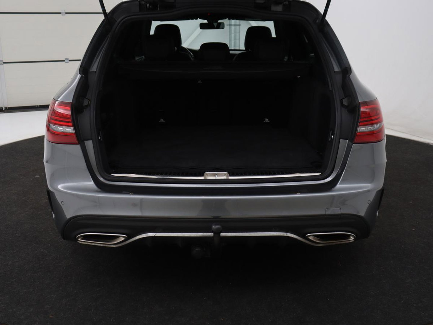 Mercedes-Benz C-Klasse 160 AMG Limited | Stoelverwarming | Leder/Alcantara | Trekhaak | Camera | Park Assist | Navigatie | Digitale Cockpit | Climate control | Cruise control | 18'' | Bluetooth