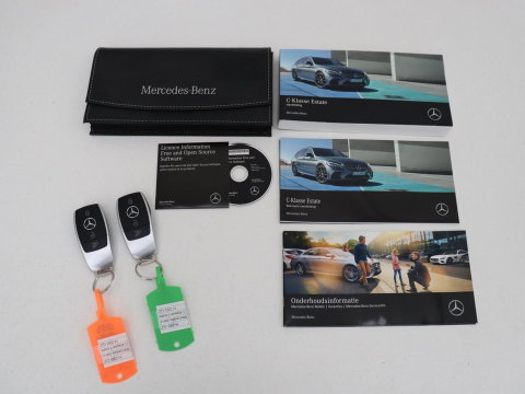 Mercedes-Benz C-Klasse 160 AMG Limited | Stoelverwarming | Leder/Alcantara | Trekhaak | Camera | Park Assist | Navigatie | Digitale Cockpit | Climate control | Cruise control | 18'' | Bluetooth