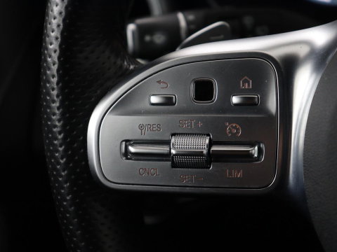 Mercedes-Benz C-Klasse 160 AMG Limited | Stoelverwarming | Leder/Alcantara | Trekhaak | Camera | Park Assist | Navigatie | Digitale Cockpit | Climate control | Cruise control | 18'' | Bluetooth