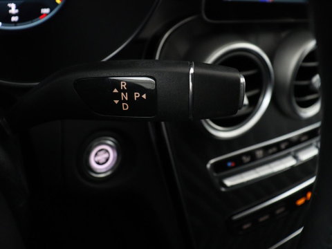 Mercedes-Benz C-Klasse 160 AMG Limited | Stoelverwarming | Leder/Alcantara | Trekhaak | Camera | Park Assist | Navigatie | Digitale Cockpit | Climate control | Cruise control | 18'' | Bluetooth