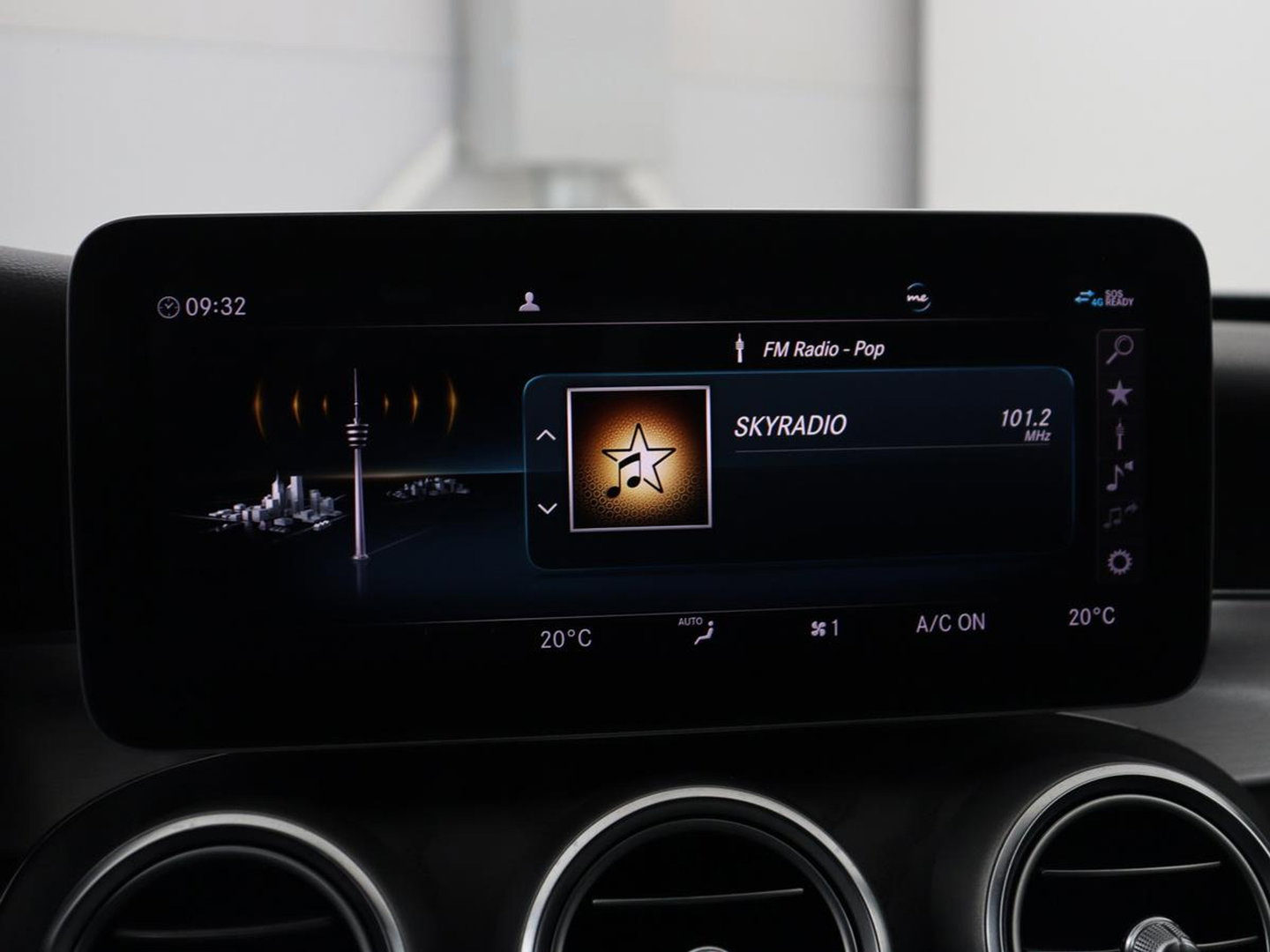 Mercedes-Benz C-Klasse 160 AMG Limited | Stoelverwarming | Leder/Alcantara | Trekhaak | Camera | Park Assist | Navigatie | Digitale Cockpit | Climate control | Cruise control | 18'' | Bluetooth