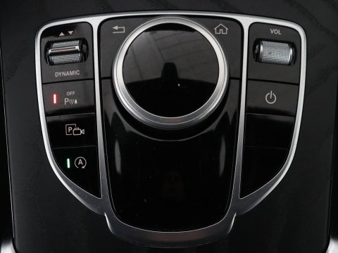 Mercedes-Benz C-Klasse 160 AMG Limited | Stoelverwarming | Leder/Alcantara | Trekhaak | Camera | Park Assist | Navigatie | Digitale Cockpit | Climate control | Cruise control | 18'' | Bluetooth
