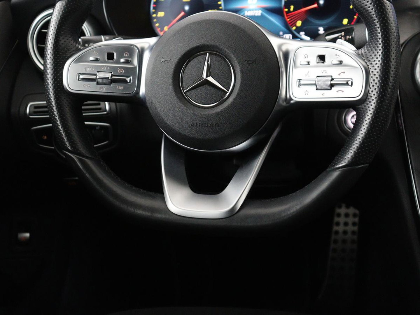 Mercedes-Benz C-Klasse 160 AMG Limited | Stoelverwarming | Leder/Alcantara | Trekhaak | Camera | Park Assist | Navigatie | Digitale Cockpit | Climate control | Cruise control | 18'' | Bluetooth