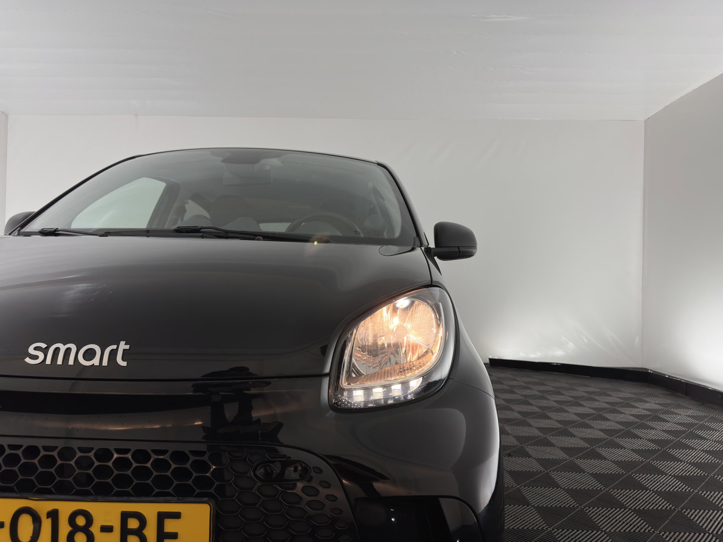 Smart Forfour EQ Essential 18 kWh [ 3-Fase-22kW ] {SOH-93%} (INCL-BTW) *LEATHER | HEATED-COMFORTSEATS | PRIVACY-GLASS | AIRCO | CRUISE | 15''ALU*