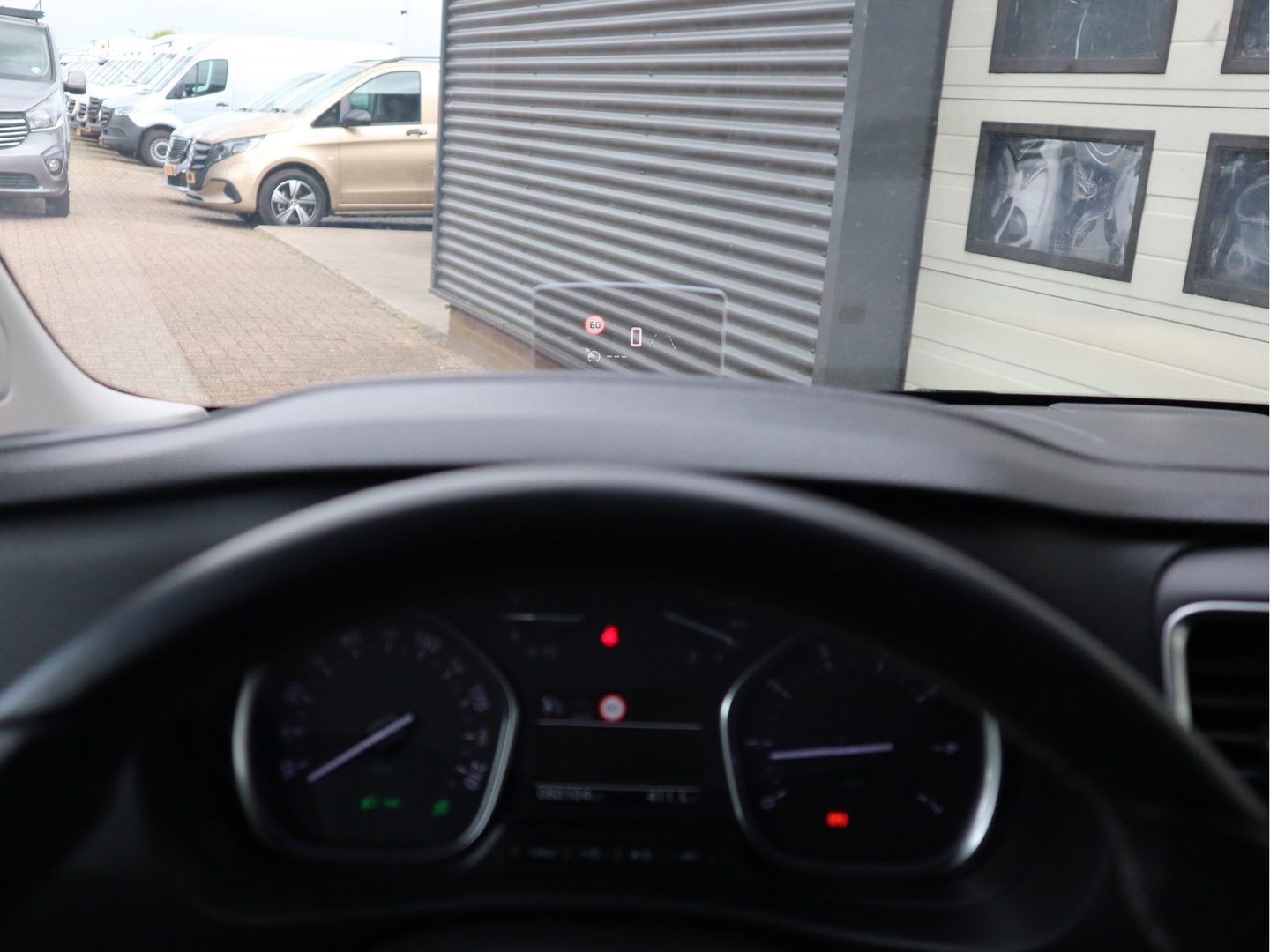 Peugeot Expert 2.0 BlueHDI 150pk Euro 6 Sport Lang L2 - Xenon - Leer - Camera - Cruise