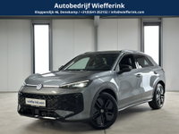 Volkswagen T-Roc - 1.5 eTsi R-Line First Edition | IQ light | Pano | Trekhaak |