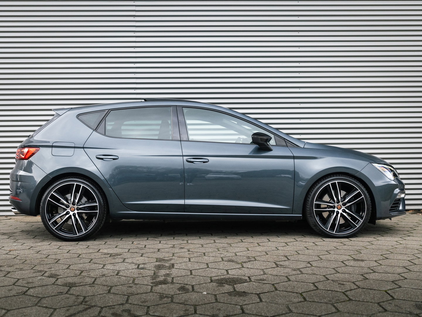 SEAT Leon 2.0 TSI CUPRA PANO BEATS VIRTUAL CAMERA KEYLESS