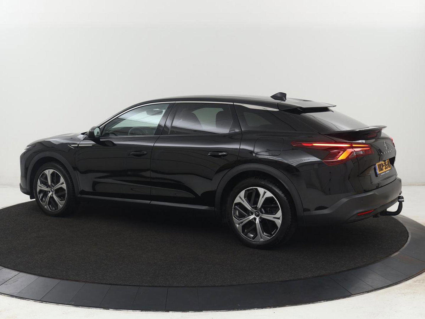 Citroën C5 X 1.6 Plug-in Hybrid 225 Business | SOH 96,6% | Stoelverwarming | Trekhaak | Adaptive cruise | Carplay | Navigatie | Full LED | Keyless | Climate control | PHEV