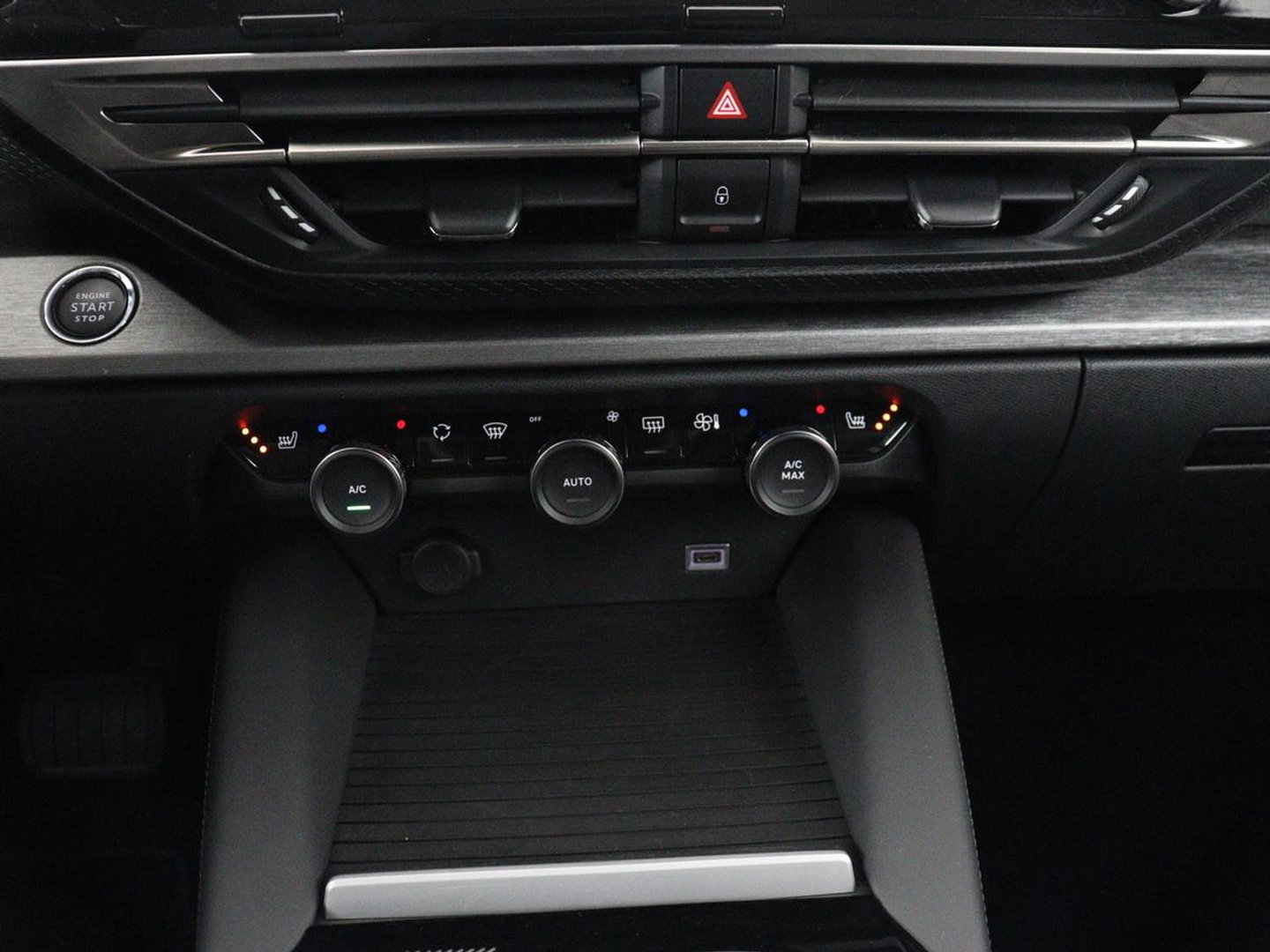 Citroën C5 X 1.6 Plug-in Hybrid 225 Business | SOH 96,6% | Stoelverwarming | Trekhaak | Adaptive cruise | Carplay | Navigatie | Full LED | Keyless | Climate control | PHEV