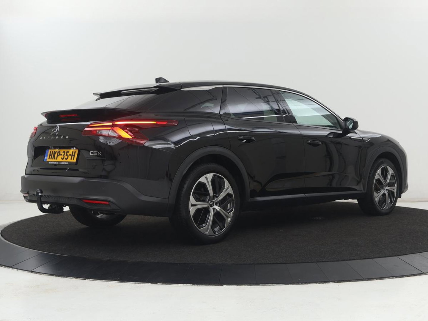 Citroën C5 X 1.6 Plug-in Hybrid 225 Business | SOH 96,6% | Stoelverwarming | Trekhaak | Adaptive cruise | Carplay | Navigatie | Full LED | Keyless | Climate control | PHEV