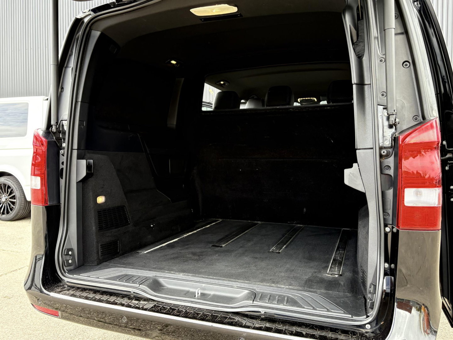 Mercedes-Benz V-Klasse 250d Lang DC Avantgarde | MARGE | LEDER | STOELVERW. | 2x SCHUIFD | EL KLEP |