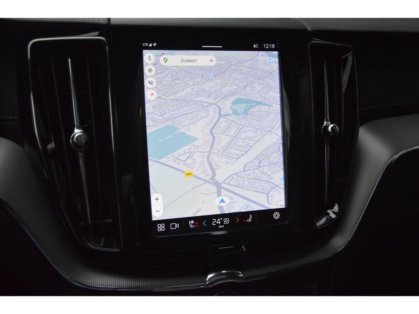 Volvo XC60 Hybride AWD Black Edition | Luchtvering | Bowers & Wilkins | 360° Camera | Panoramadak |
