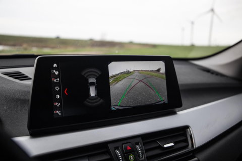 BMW X1 xDrive25e Executive X CAMERA / CARPLAY / HEAD UP DISPLAY / LEDER / LED / CRUISE CONTROLE / STOELVERWARMING