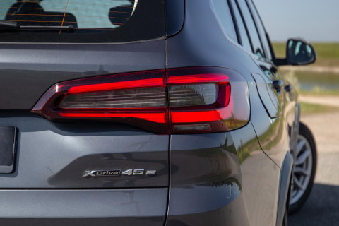 BMW X5 xDrive45e Executive CARPLAY / CAMERA / DEALER ONDERHOUDEN / ZWART LEER / STOELVERWARMING