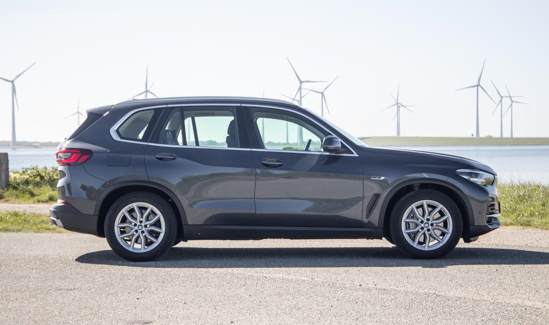 BMW X5 xDrive45e Executive CARPLAY / CAMERA / DEALER ONDERHOUDEN / ZWART LEER / STOELVERWARMING