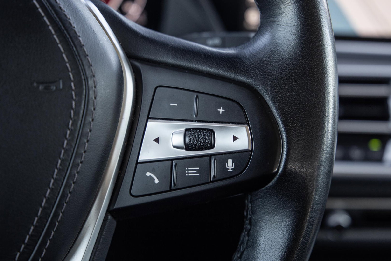 BMW X5 xDrive45e Executive CARPLAY / CAMERA / DEALER ONDERHOUDEN / ZWART LEER / STOELVERWARMING