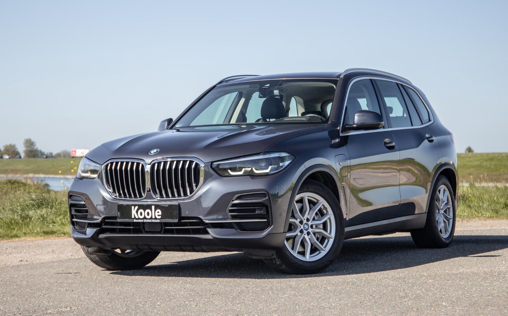 BMW X5 xDrive45e Executive CARPLAY / CAMERA / DEALER ONDERHOUDEN / ZWART LEER / STOELVERWARMING