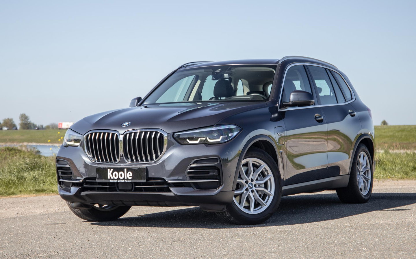 BMW X5 xDrive45e Executive CARPLAY / CAMERA / DEALER ONDERHOUDEN / ZWART LEER / STOELVERWARMING