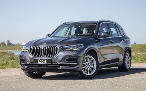 BMW X5 xDrive45e Executive CARPLAY / CAMERA / DEALER ONDERHOUDEN / ZWART LEER / STOELVERWARMING