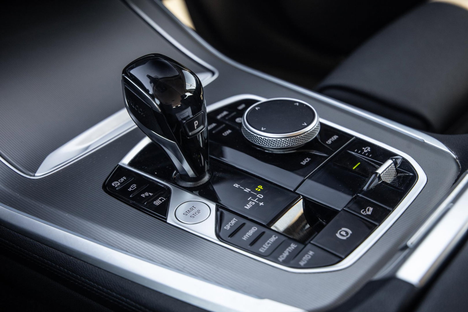 BMW X5 xDrive45e Executive CARPLAY / CAMERA / DEALER ONDERHOUDEN / ZWART LEER / STOELVERWARMING