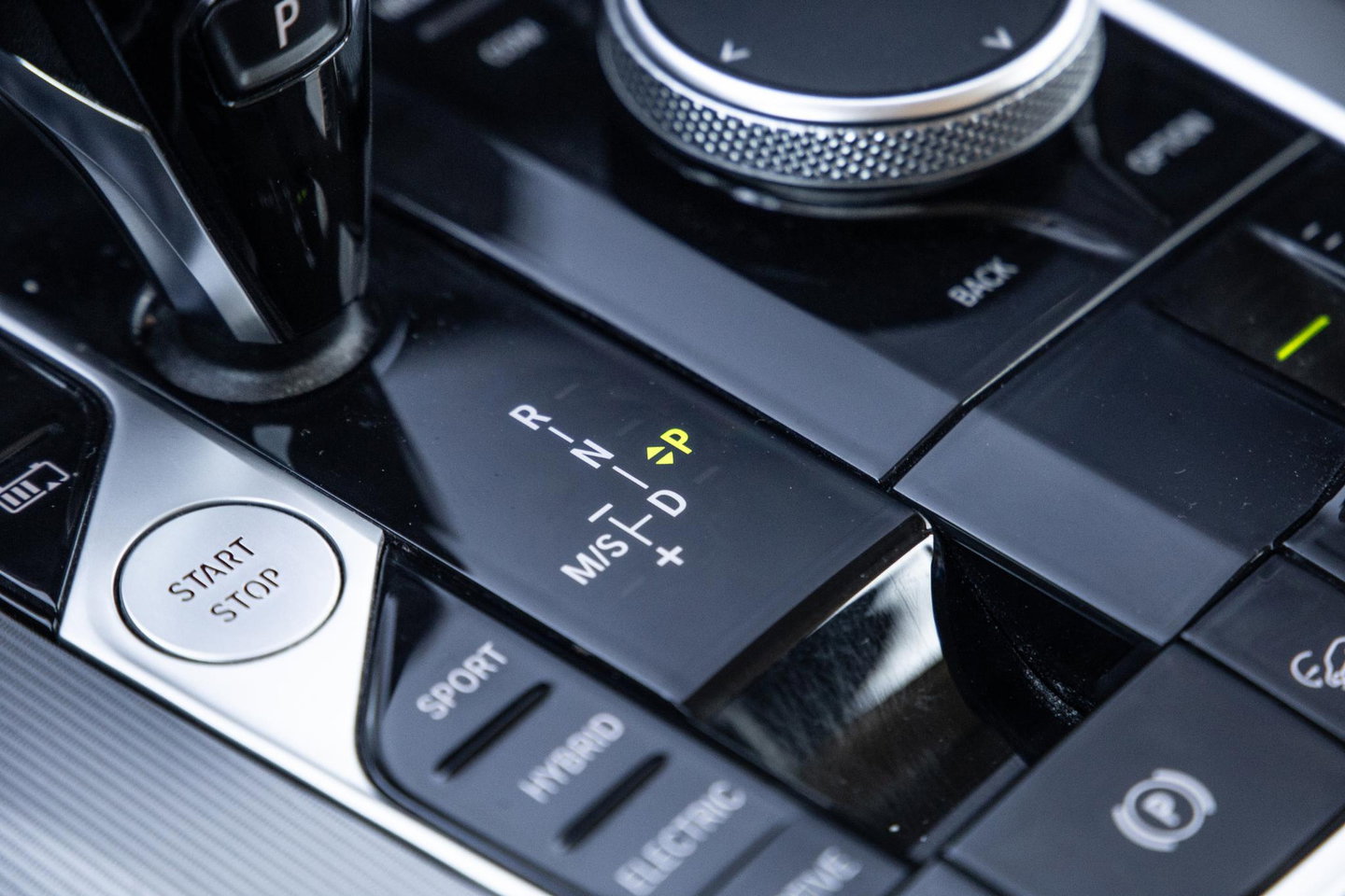 BMW X5 xDrive45e Executive CARPLAY / CAMERA / DEALER ONDERHOUDEN / ZWART LEER / STOELVERWARMING