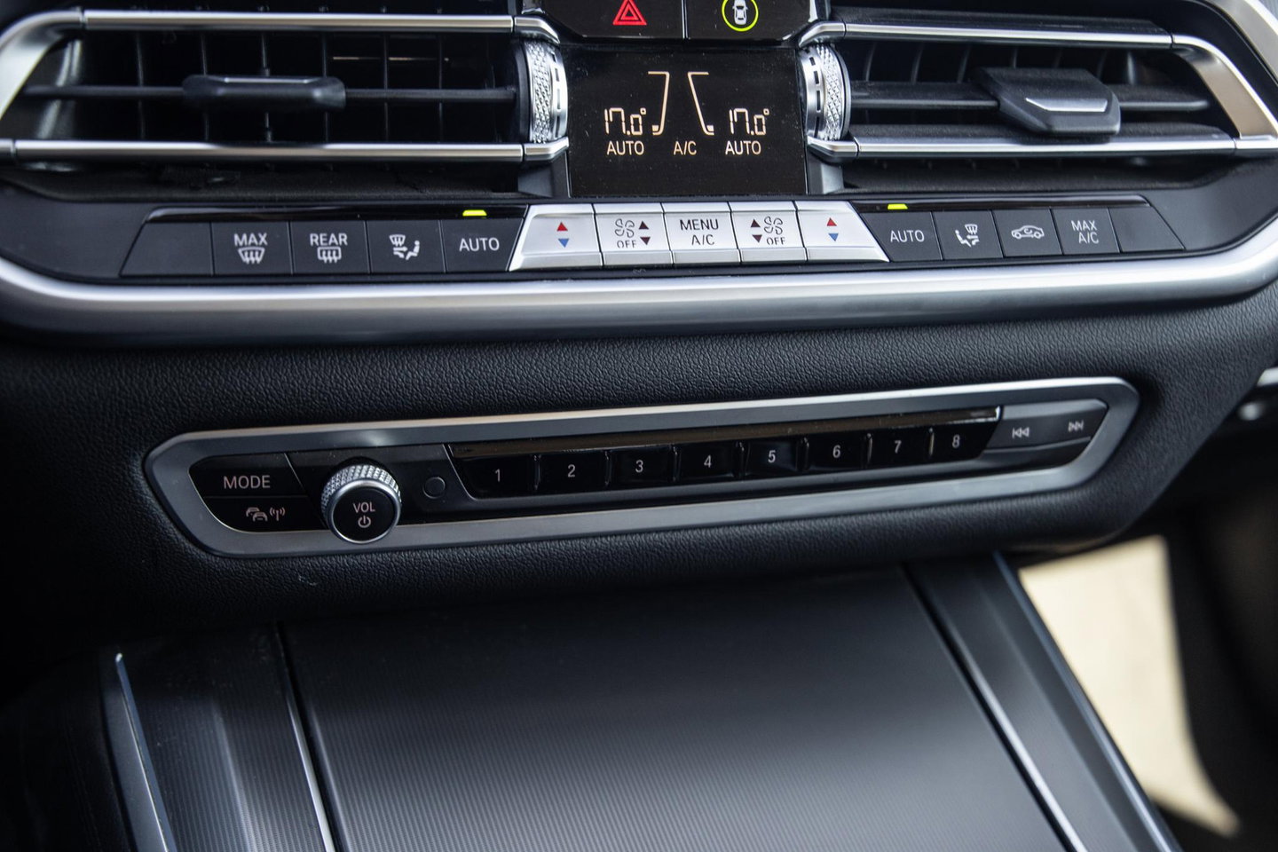 BMW X5 xDrive45e Executive CARPLAY / CAMERA / DEALER ONDERHOUDEN / ZWART LEER / STOELVERWARMING