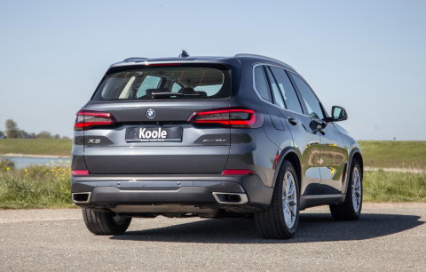 BMW X5 xDrive45e Executive CARPLAY / CAMERA / DEALER ONDERHOUDEN / ZWART LEER / STOELVERWARMING