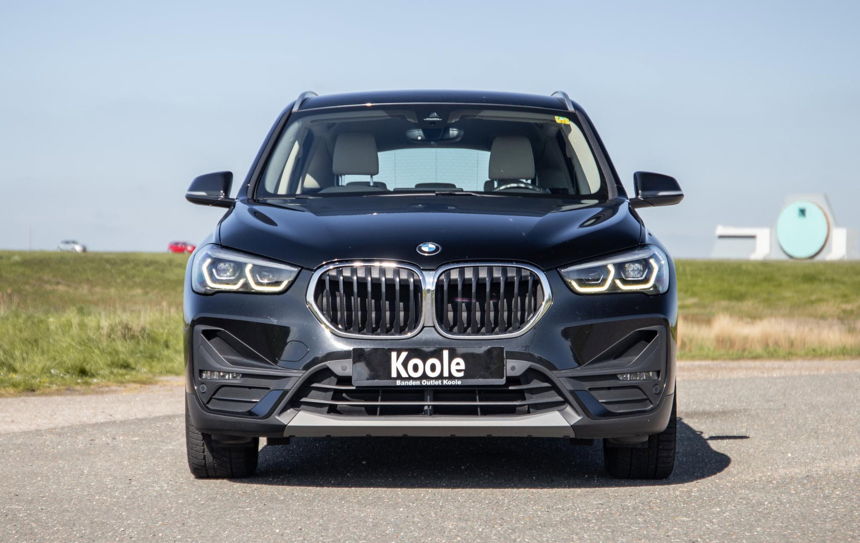BMW X1 xDrive25e Executive BEIGE LEER / CAMERA / CARPLAY / HEAD UP DISPLAY / LED / CRUISE CONTROLE / STOELVERWARMING