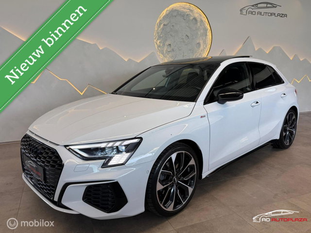 Audi A3 - Sportback 35 TFSI 3x S-line Panorama/RS Seats/B&O/Matrix/Keyless/19''