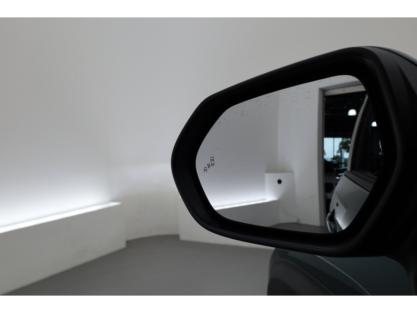 Toyota Yaris Cross 1.5 Hybrid 130 Teamplayer | Forest Green | Winter Pack | Safety Pack | Navi | Adapt. Cruise | Keyless | Camera