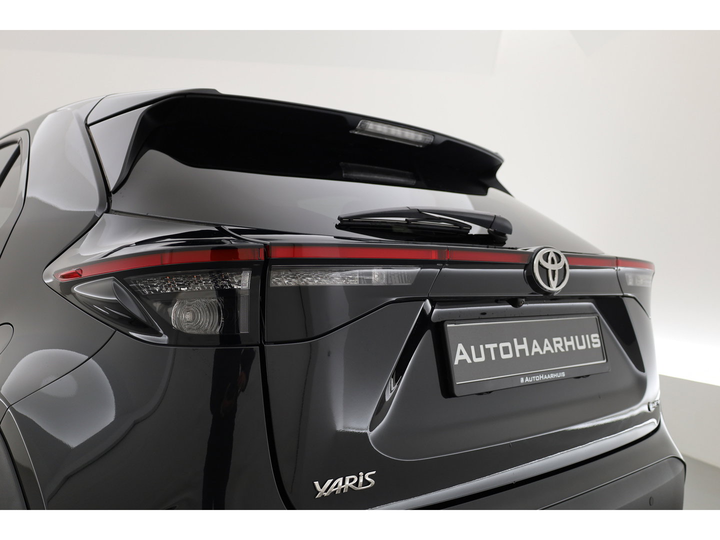 Toyota Yaris Cross 1.5 Hybrid 130pk Teamplayer | Winter pack | Safety pack | Navi | Adapt. Cruise | Camera | Keyless