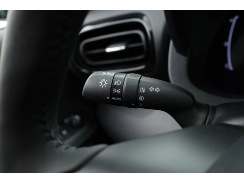 Toyota Yaris Cross 1.5 Hybrid 130pk Teamplayer | Winter pack | Safety pack | Navi | Adapt. Cruise | Camera | Keyless