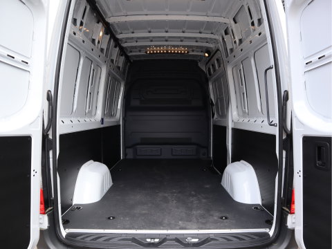 Mercedes-Benz eSprinter 320 81kWh L2H2 - Trekhaak - Cruise - MBUX - 2025