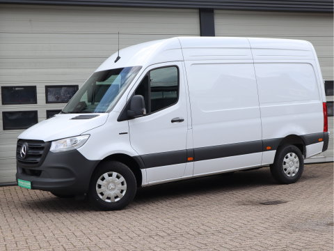Mercedes-Benz eSprinter 320 81kWh L2H2 - Trekhaak - Cruise - MBUX - 2025