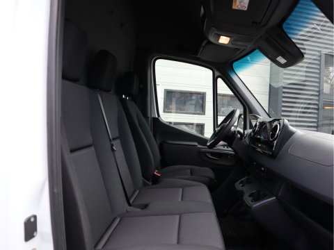 Mercedes-Benz eSprinter 320 81kWh L2H2 - Trekhaak - Cruise - MBUX - 2025