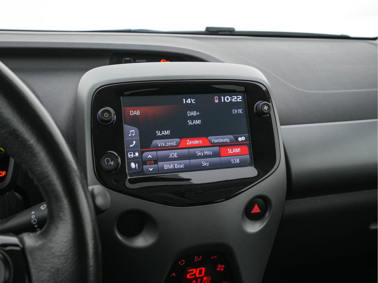 Toyota Aygo 1.0 VVT-i x-cite *AIRCO | CRUISE | CAMERA | CARPLAY | DAB | COMFORT-SEATS | PRIVACY-GLASS*