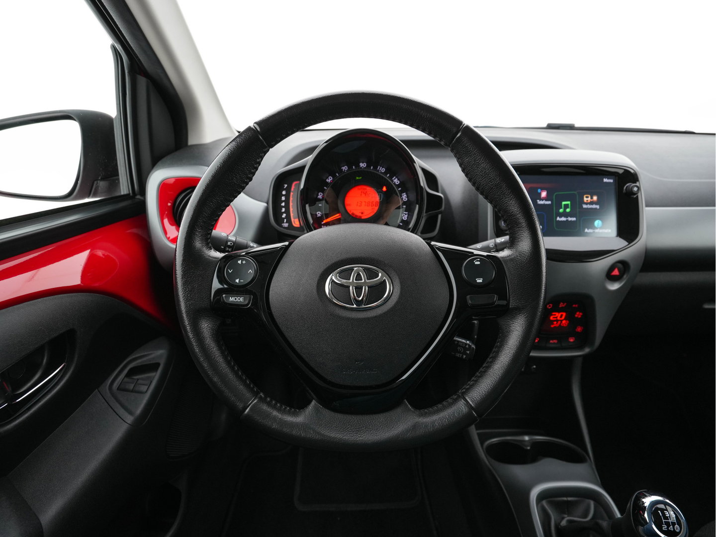 Toyota Aygo 1.0 VVT-i x-cite *AIRCO | CRUISE | CAMERA | CARPLAY | DAB | COMFORT-SEATS | PRIVACY-GLASS*