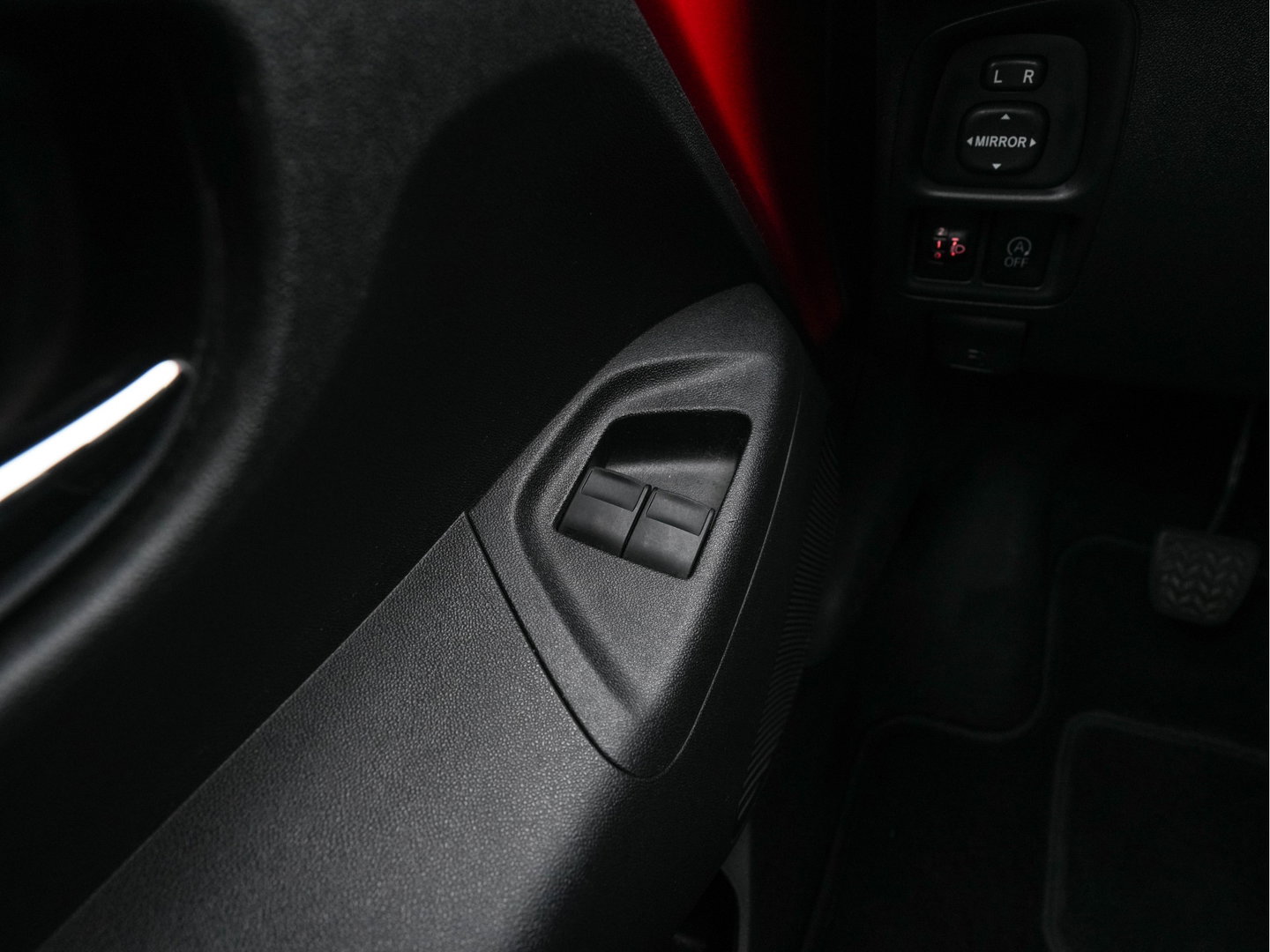 Toyota Aygo 1.0 VVT-i x-cite *AIRCO | CRUISE | CAMERA | CARPLAY | DAB | COMFORT-SEATS | PRIVACY-GLASS*