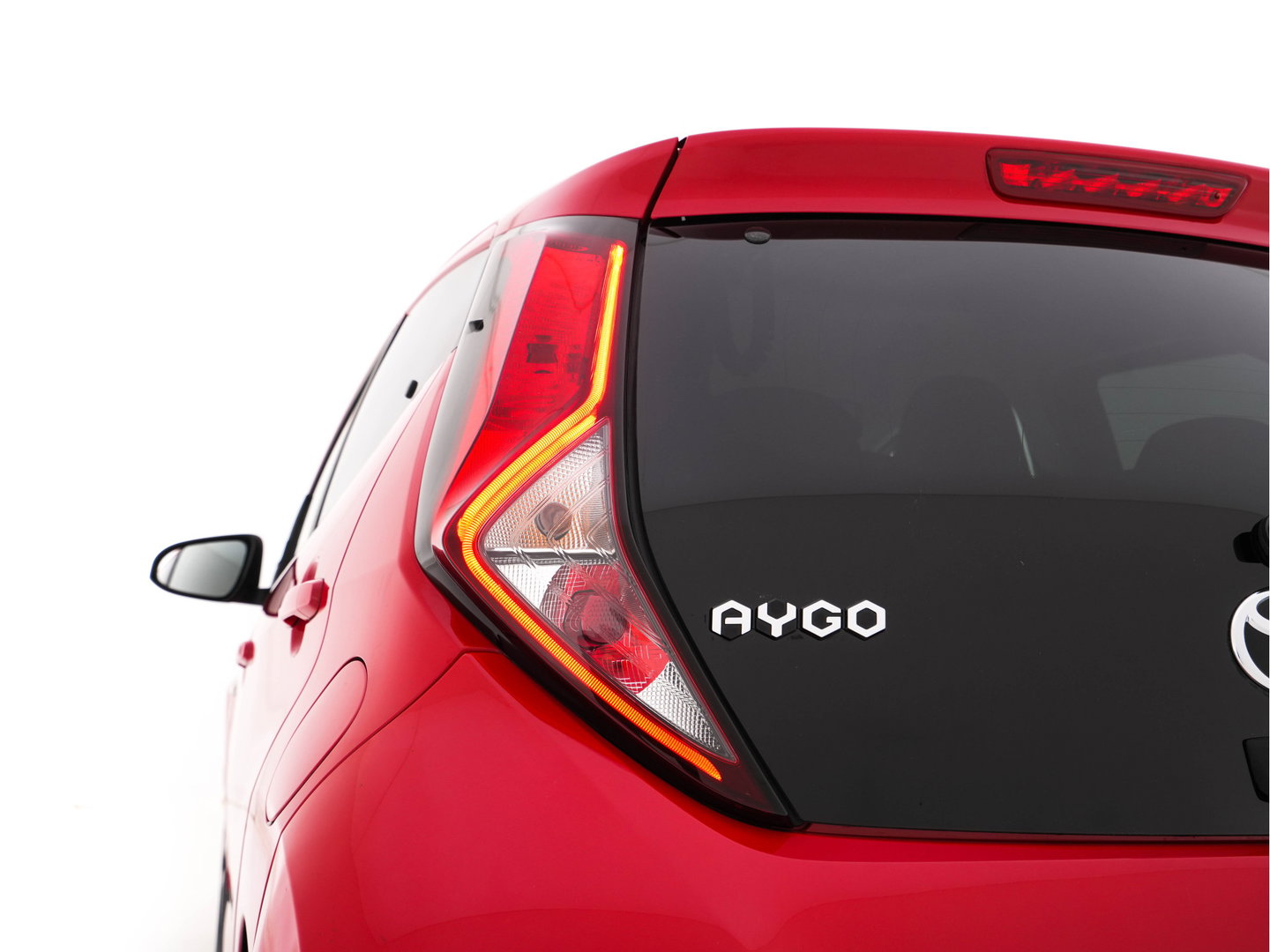 Toyota Aygo 1.0 VVT-i x-cite *AIRCO | CRUISE | CAMERA | CARPLAY | DAB | COMFORT-SEATS | PRIVACY-GLASS*